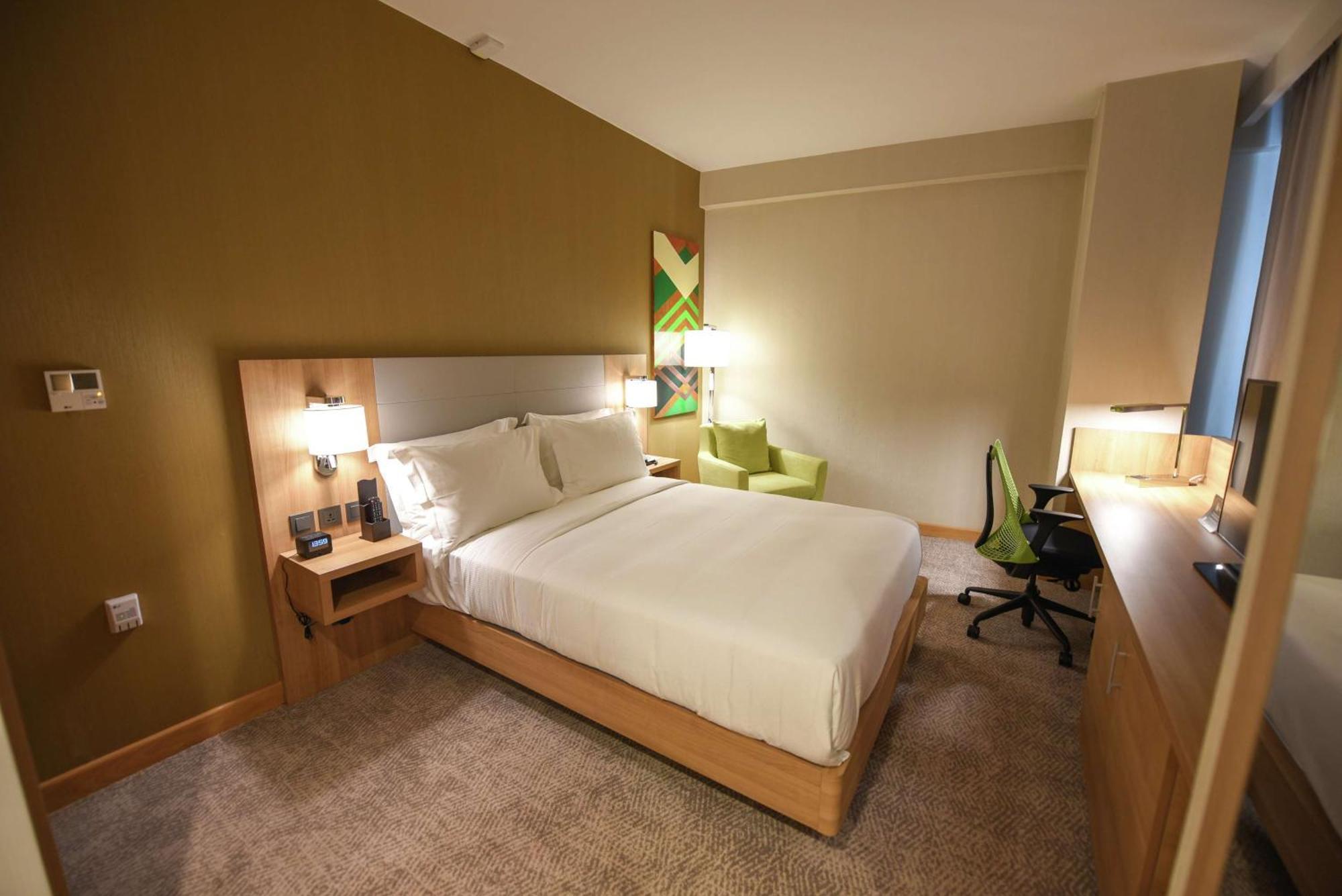 Hilton Garden Inn Kampala Eksteriør bilde