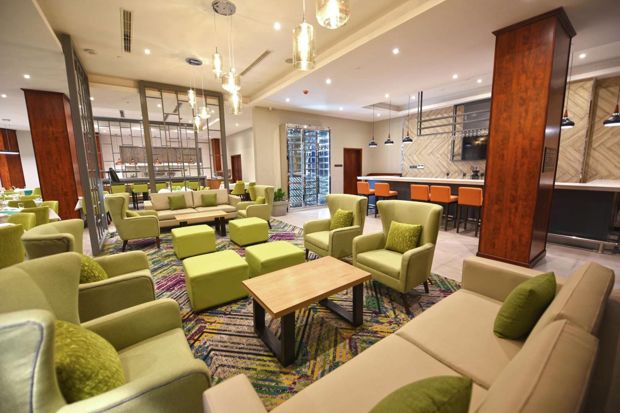 Hilton Garden Inn Kampala Eksteriør bilde