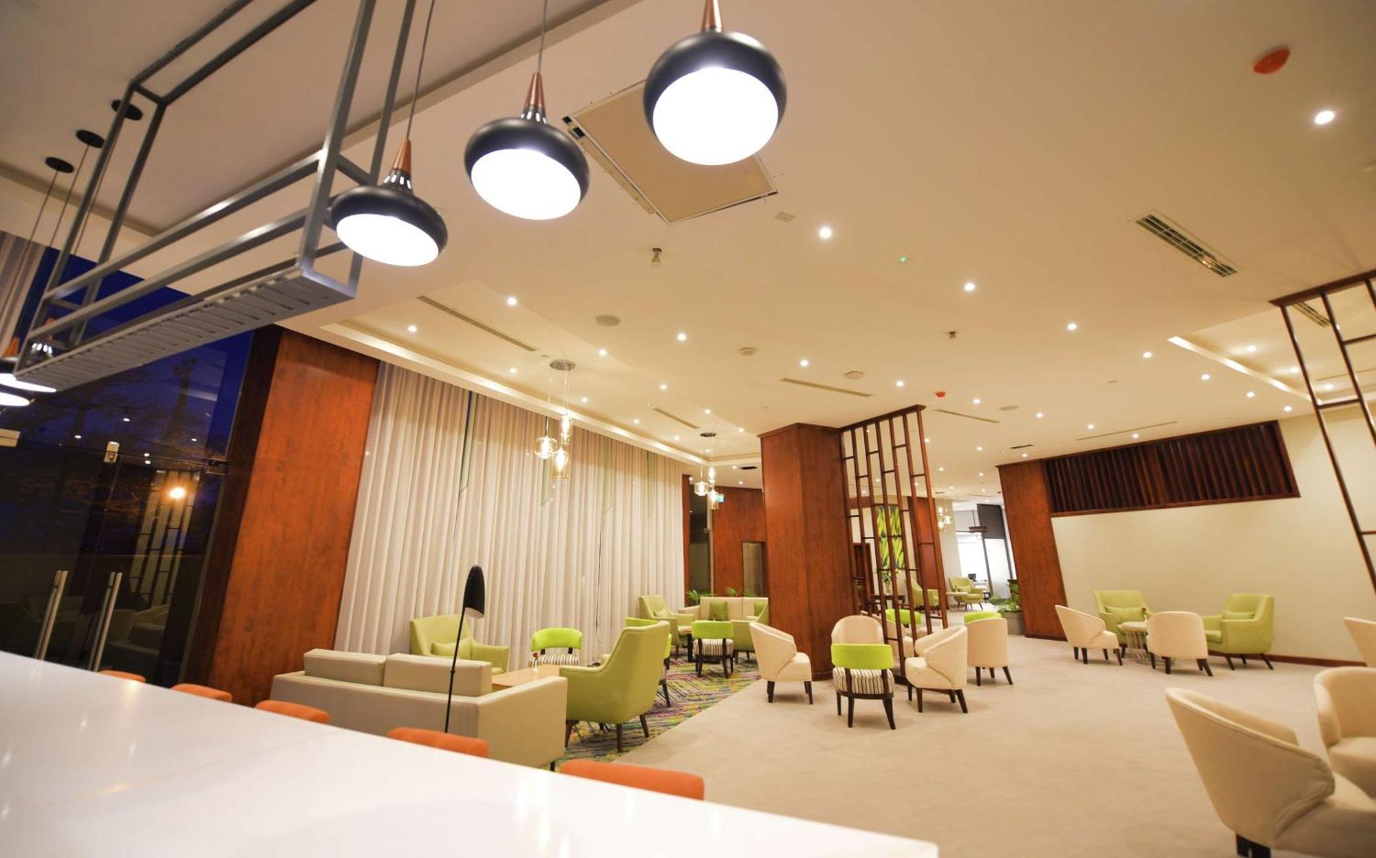 Hilton Garden Inn Kampala Eksteriør bilde