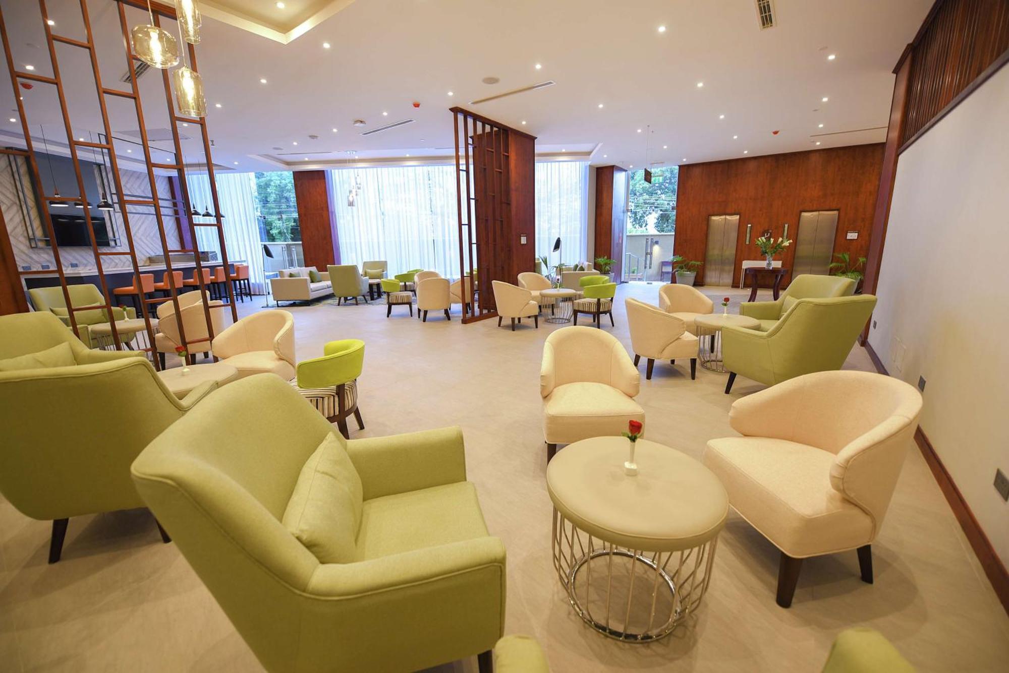 Hilton Garden Inn Kampala Eksteriør bilde