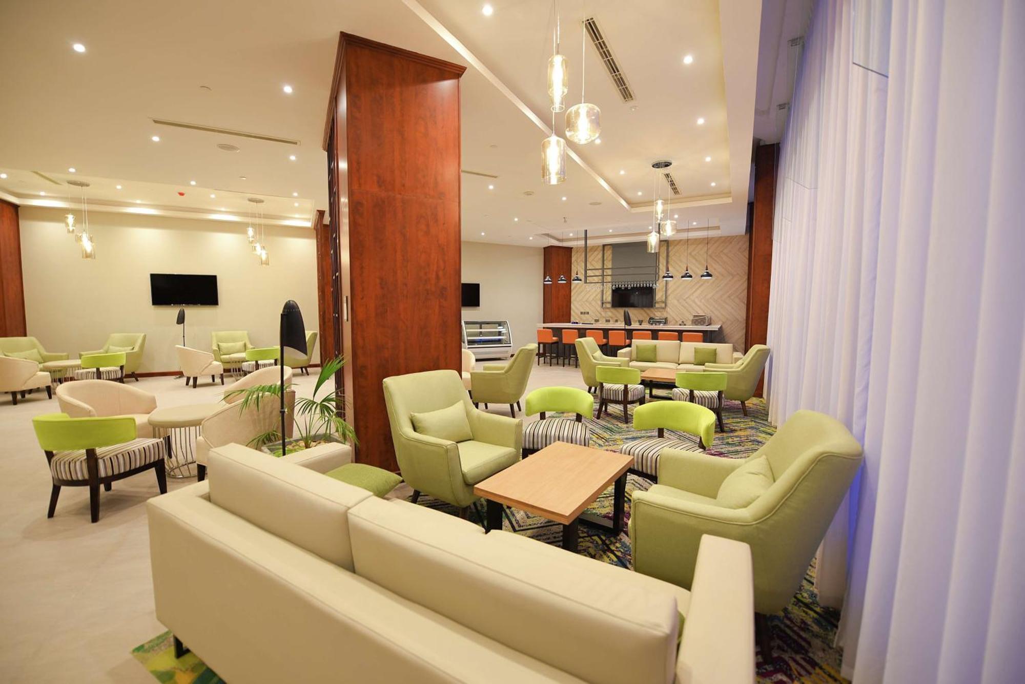 Hilton Garden Inn Kampala Eksteriør bilde