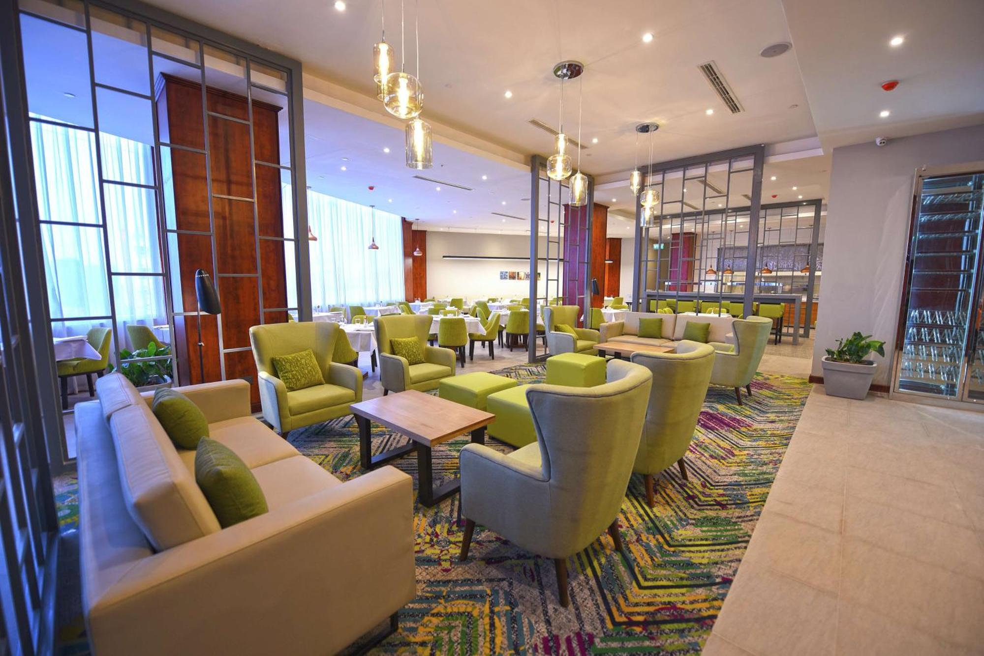 Hilton Garden Inn Kampala Eksteriør bilde