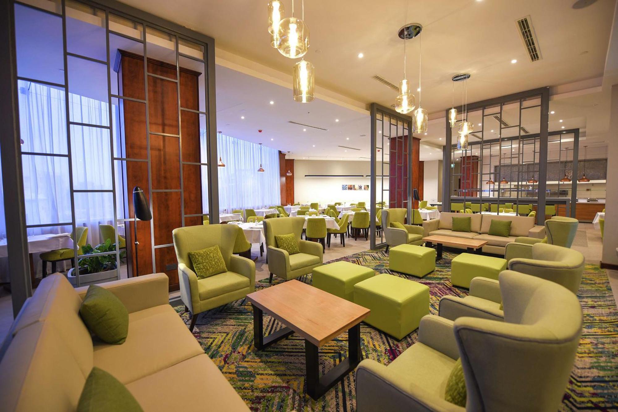 Hilton Garden Inn Kampala Eksteriør bilde