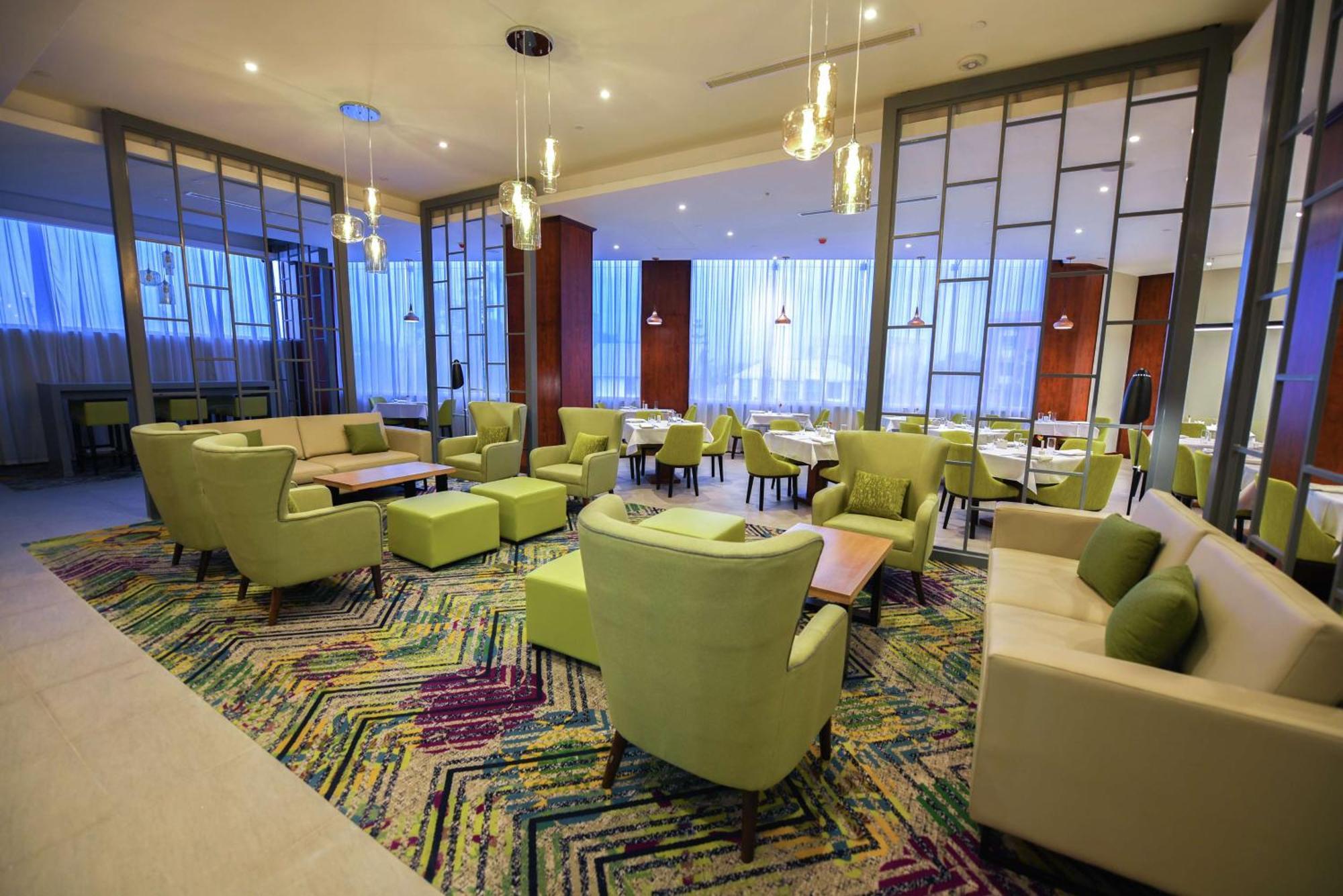 Hilton Garden Inn Kampala Eksteriør bilde